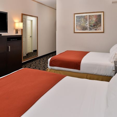 Holiday Inn Express & Suites Tacoma South - Lakewood By Ihg Exterior foto