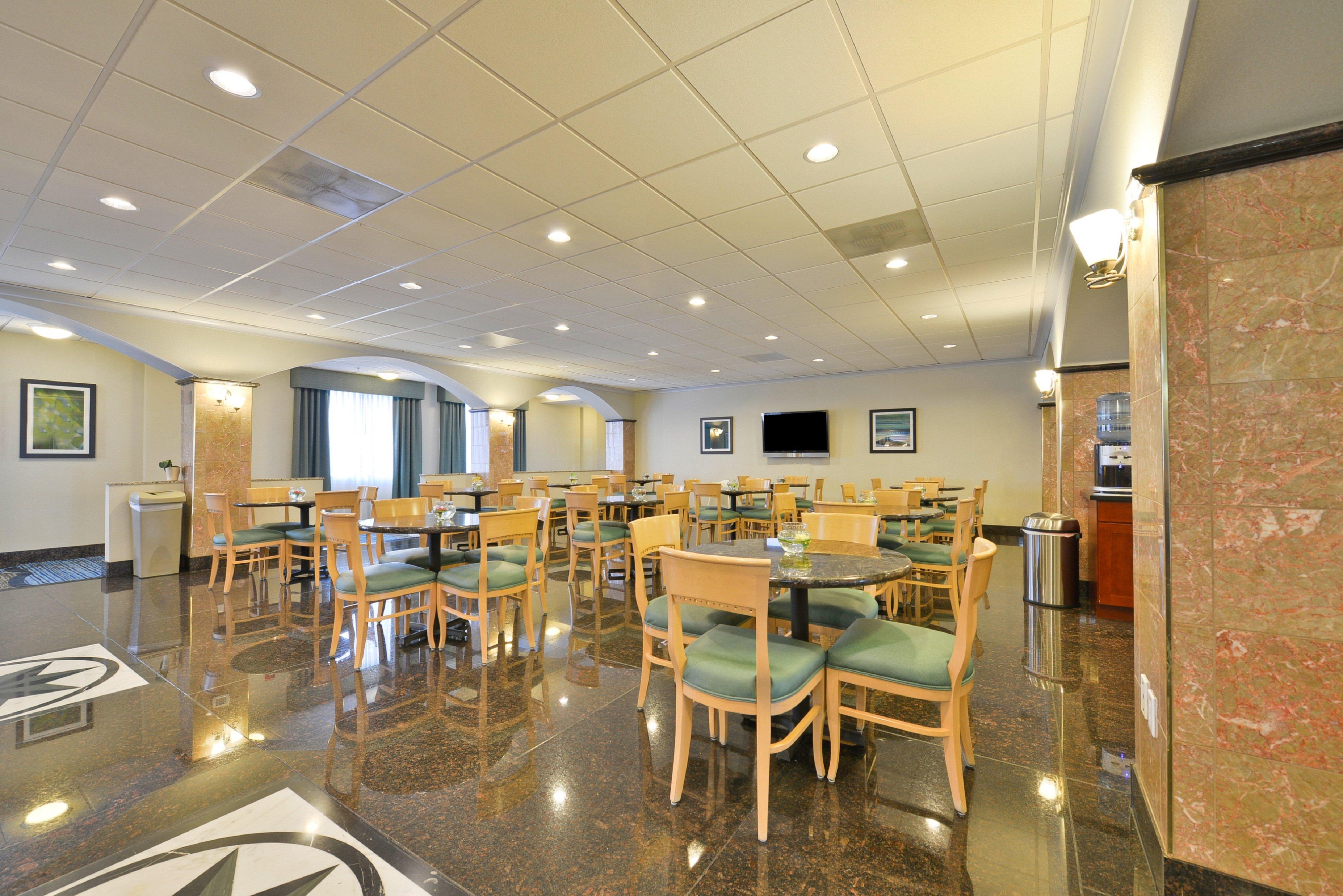 Holiday Inn Express & Suites Tacoma South - Lakewood By Ihg Exterior foto
