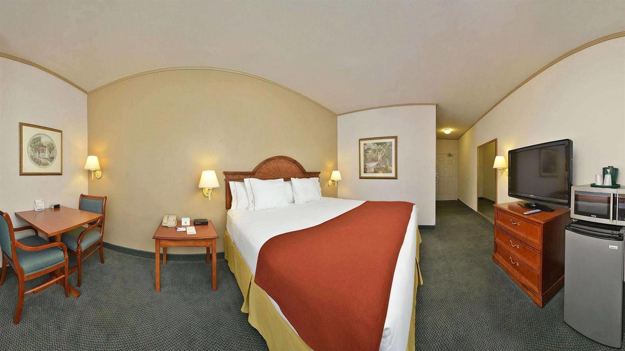 Holiday Inn Express & Suites Tacoma South - Lakewood By Ihg Exterior foto